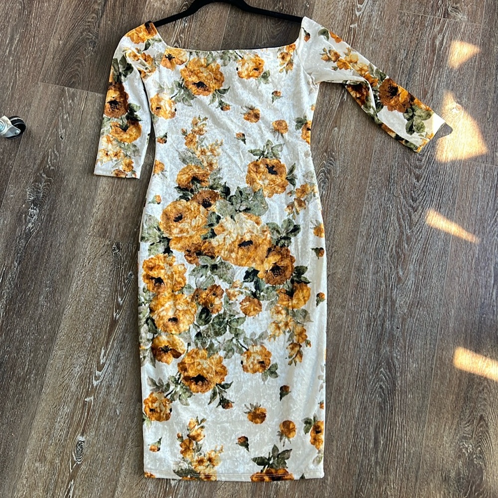 Floral Print off the shoulder Women's Dress
3/4 length arms